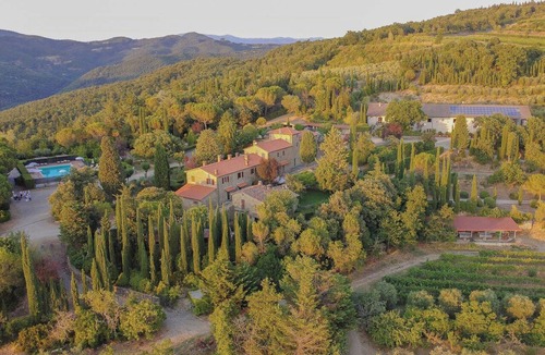 Arezzo Apartment | Stone Apartment among vineyards near Arezzo