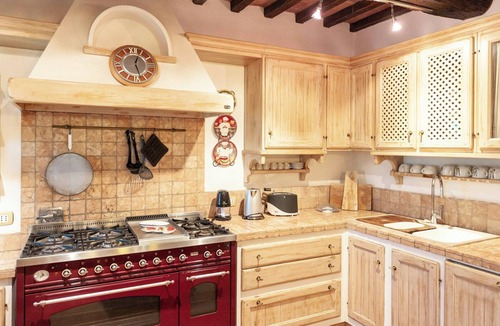 Panicale House | Stone villa overlooking Panicale vineyards