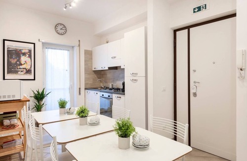 Universita Apartment | Street Art Roma | 3BR apartment | Near Tiburtina