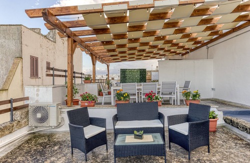 Presicce Apartment | Studio Apartment 'Noemi' with Shared Terrace and Air Conditioning