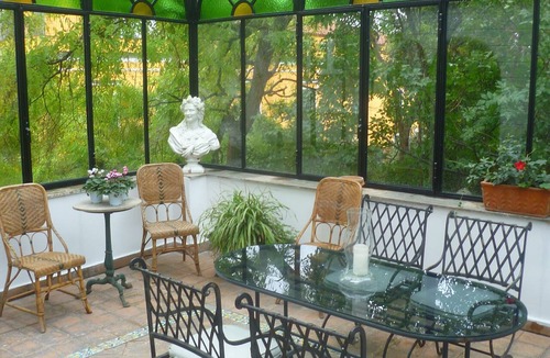 Portici Bed & Breakfast | Studio Apartment Surrounded by Greenery B&B