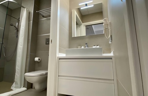 Municipio 2 House | Studio apartment with parking Polyclinic area.