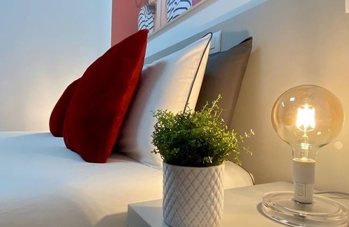 Municipio 2 House | Studio apartment with parking Polyclinic area.