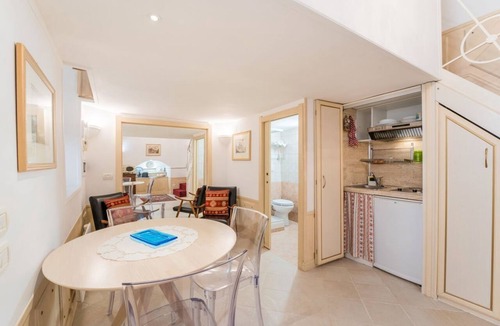 Rione IV Campo Marzio Apartment | Studio D'Artista, Stylish Loft in the Heart of Rome