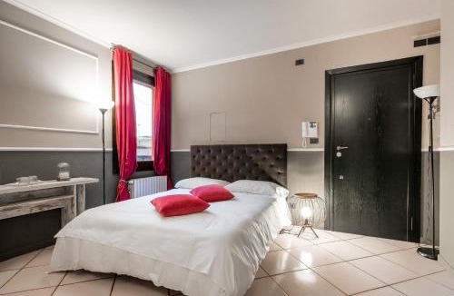 Historic Center House | Studio Fusari a Piazza Maggiore by Wonderful Italy
