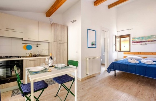 Ognina Apartment | Studio in a Villa · Private Veranda · 200m from the Sea