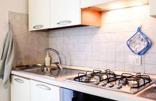 Forli Apartment | Studio Mazzini is a comfortable studio apartment on the second floor, a single room partially divided between a living area with an equipped kitchenette and a sleeping area with a double bed.The bathroom has a toilet, sink, and shower.The kitchen is full