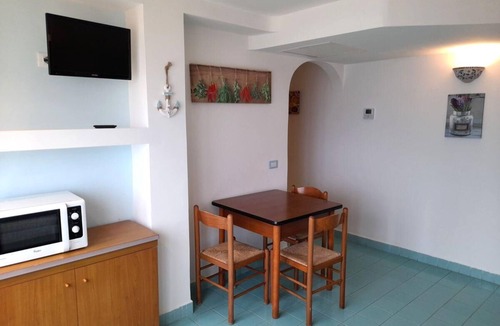Anzio Hostel | Studio, seafront, sleeps 3 (Mughetto)