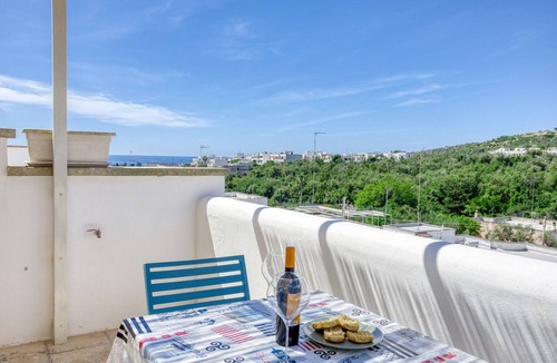 Castro Marina Apartment | Studio with Sea-View Balcony in Castro di Lecce