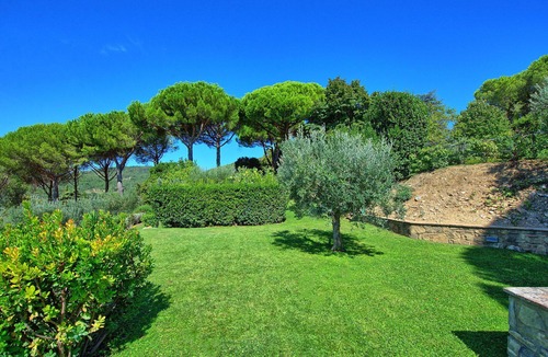 Passignano sul Trasimeno Villa | Stunning private villa with A/C, private pool, WIFI, TV, balcony, panoramic view and parking