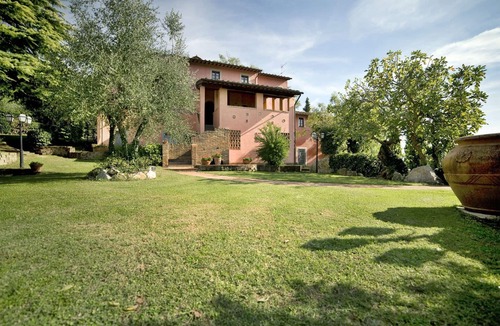 Montopoli in Val d'Arno Villa | Stunning private villa for 9 people with A/C, WIFI, private pool, veranda and panoramic view