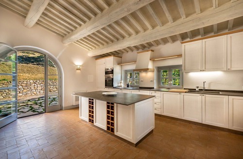 San Casciano dei Bagni Villa | Stunning private villa for 10 people with A/C, WIFI, private pool and panoramic view