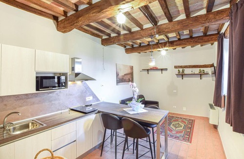 Marcellano Apartment | Stunning apartment in Frazione Marcellano