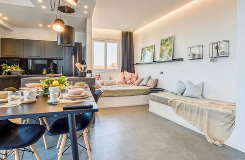 Trappeto Apartment | Stunning apartment in Trappeto with WiFi