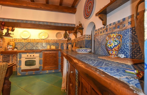 Trappeto Apartment | Stunning apartment in Trappeto with WiFi