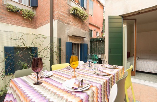 Castello House | Stunning house, 4 bedrooms, 3 outside spaces, near St Mark's, in a typical square