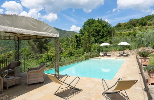 Castiglion Fiorentino House | Stunning private villa for 6 guests with private pool, WIFI, TV, patio and pets allowed