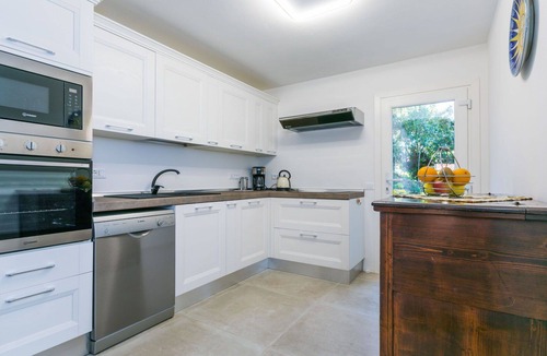 Monte Argentario House | Stunning private villa for 6 people with hot tub, WIFI, A/C, TV, patio and pets allowed