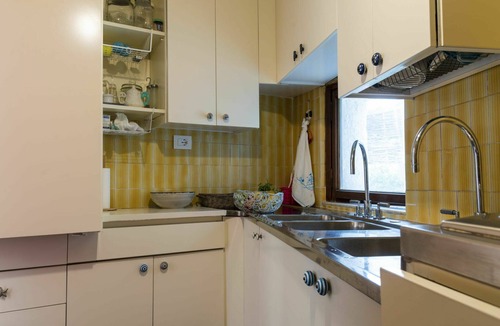 Santa Marinella Villa | Stunning private villa for 8 people with hot tub, A/C, WIFI, TV, terrace and pets allowed