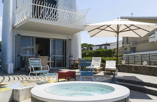 Santa Marinella Villa | Stunning private villa for 8 people with hot tub, A/C, WIFI, TV, terrace and pets allowed