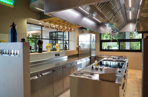 Controguerra Villa | Stunning private villa for 10 guests with private pool, WIFI, A/C, TV, terrace and pets allowed