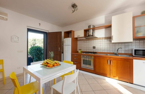 Follonica House | Stunning private villa for 12 people with A/C, WIFI, private pool, TV, patio and pets allowed