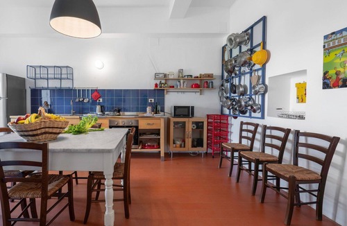 Follonica House | Stunning private villa for 11 people with A/C, WIFI, TV and patio