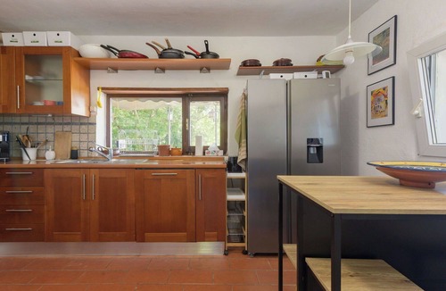 Scansano House | Stunning private villa for 4 guests with WIFI, A/C, TV, patio, pets allowed and panoramic view