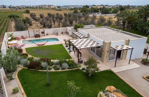 Nardo Villa | Stunning private villa for 6 people with WIFI, A/C, private pool, TV, patio and pets allowed