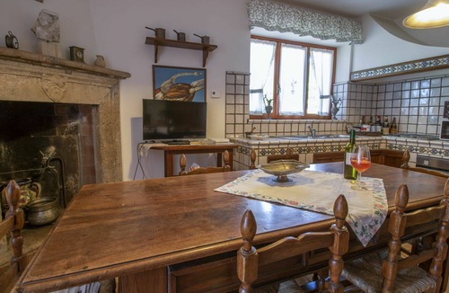 Sutri Villa | Stunning private villa for 11 people with A/C, WIFI, private pool, TV, terrace and pets allowed