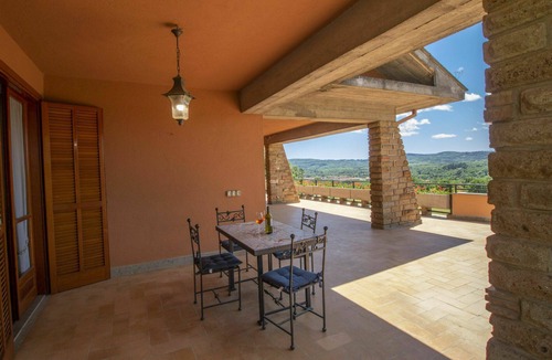 Sutri Villa | Stunning private villa for 11 people with A/C, WIFI, private pool, TV, terrace and pets allowed