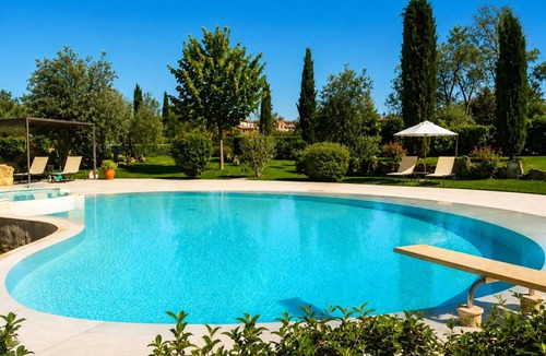 Asciano Villa | Stunning private villa for 4 guests with pool, WIFI, A/C, TV and terrace