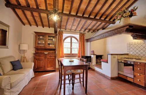 Cetona Villa | Stunning private villa for 20 people with A/C, WIFI, private pool, TV, patio and panoramic view