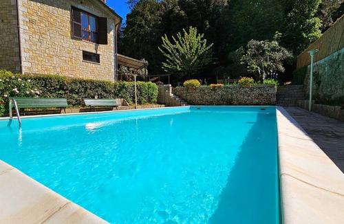 Cetona Villa | Stunning private villa for 7 guests with private pool, WIFI, TV and veranda