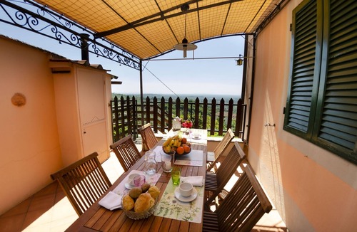 Ciciana Villa | Stunning private villa with WIFI, private pool, veranda and panoramic view, close to Lucca