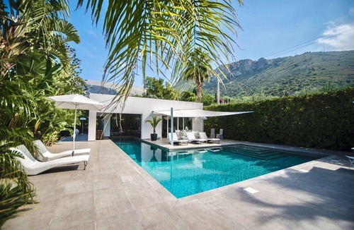 Terrasini Villa | Stunning private villa for 4 people with private pool, A/C, WIFI and TV