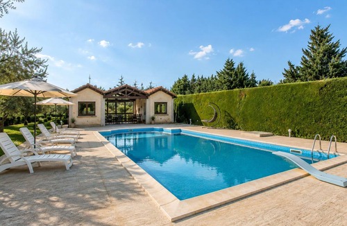Comiso Villa | Stunning private villa with A/C, WIFI, private pool, TV, patio, pets allowed and panoramic view