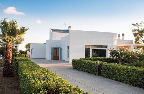 Nubia Villa | Stunning private villa for 14 people with A/C, private pool, WIFI, TV, patio and panoramic view