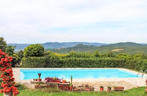 Sorano Villa | Stunning private villa with private pool, WIFI, A/C, TV, pets allowed and panoramic view