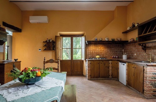 Bucine Villa | Stunning private villa with A/C, private pool, WIFI, patio, pets allowed and panoramic view