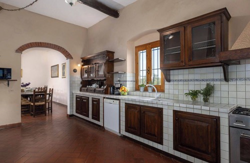 Vinci Villa | Stunning private villa with WIFI, A/C, private pool, TV, patio, pets allowed and panoramic view