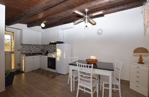 Chiaramonte Gulfi Villa | Stunning villa for 8 people with private pool, WIFI, A/C, TV, veranda and panoramic view