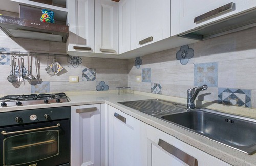 Monteroni d'Arbia House | Stunning villa for 4 people with pool, A/C, WIFI, TV, patio, pets allowed and panoramic view