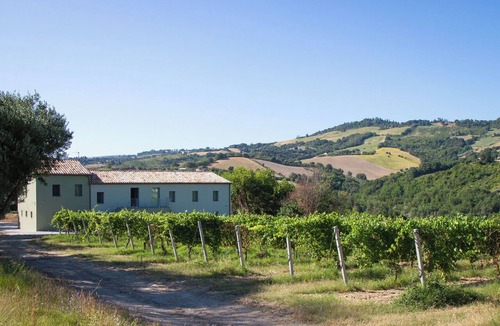 Cupramontana House | Stunning villa for 6 people with WIFI, A/C, TV, patio and panoramic view