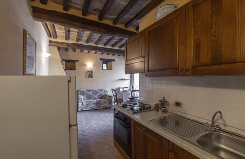 Pieve di Chio House | Stunning villa for 10 people with WIFI, private pool, TV, patio and pets allowed