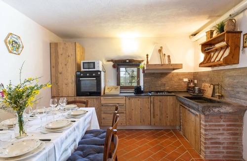 Massa Marittima House | Stunning villa for 11 people with WIFI, private pool, TV, terrace and pets allowed
