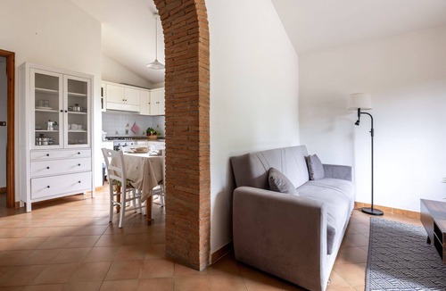 Chiusi House | Stunning villa for 4 guests with WIFI, TV and pets allowed, close to Montepulciano