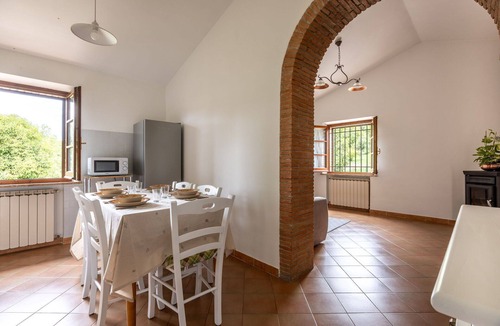 Chiusi House | Stunning villa for 4 guests with WIFI, TV and pets allowed, close to Montepulciano