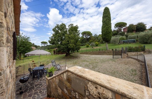 Chiusi House | Stunning villa for 4 guests with WIFI, TV and pets allowed, close to Montepulciano