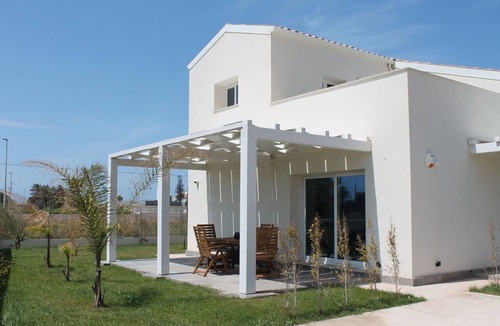 Caucana-finaiti-casuzze-finaiti Nord Villa | Stunning villa for 4 people with A/C, WIFI, patio and pets allowed
